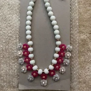 Ann Taylor | Jewelry | Ann Taylor Resin Flower Statement  display picture 1